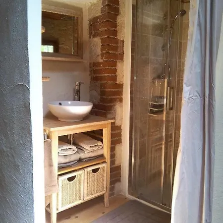 Oda ve Kahvaltı L'auberge Medievale - Maison D'hotes