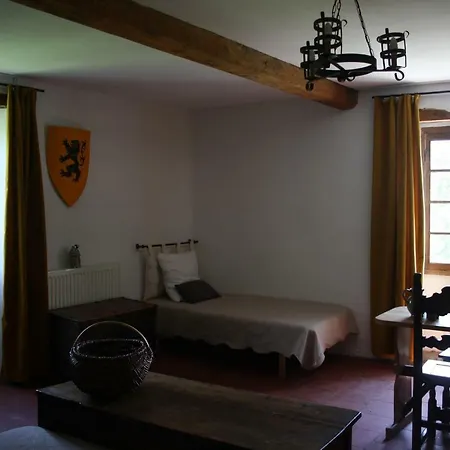 Oda ve Kahvaltı L'auberge Medievale - Maison D'hotes